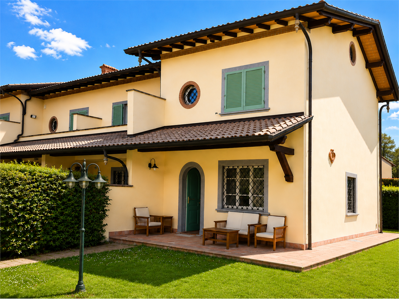 Querceta – Villa a Schiera Indipendente e giardino, Seravezza