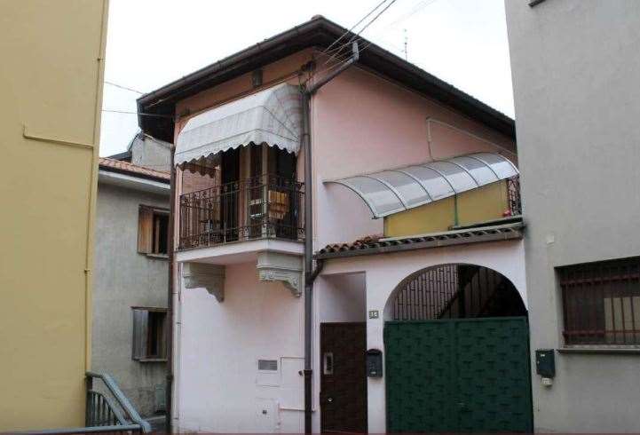 appartamento in Via Giosuè Carducci a Busnago