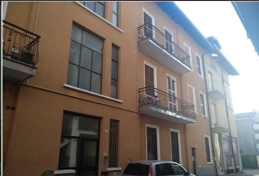 appartamento in Via Gioacchino Rossini a Cesano Maderno