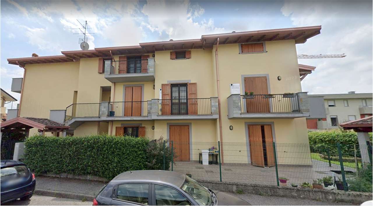 appartamento in Via Meucci a Roncello
