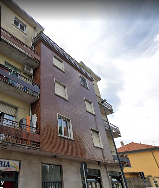 appartamento in Via Cesare Battisti a Locate Varesino