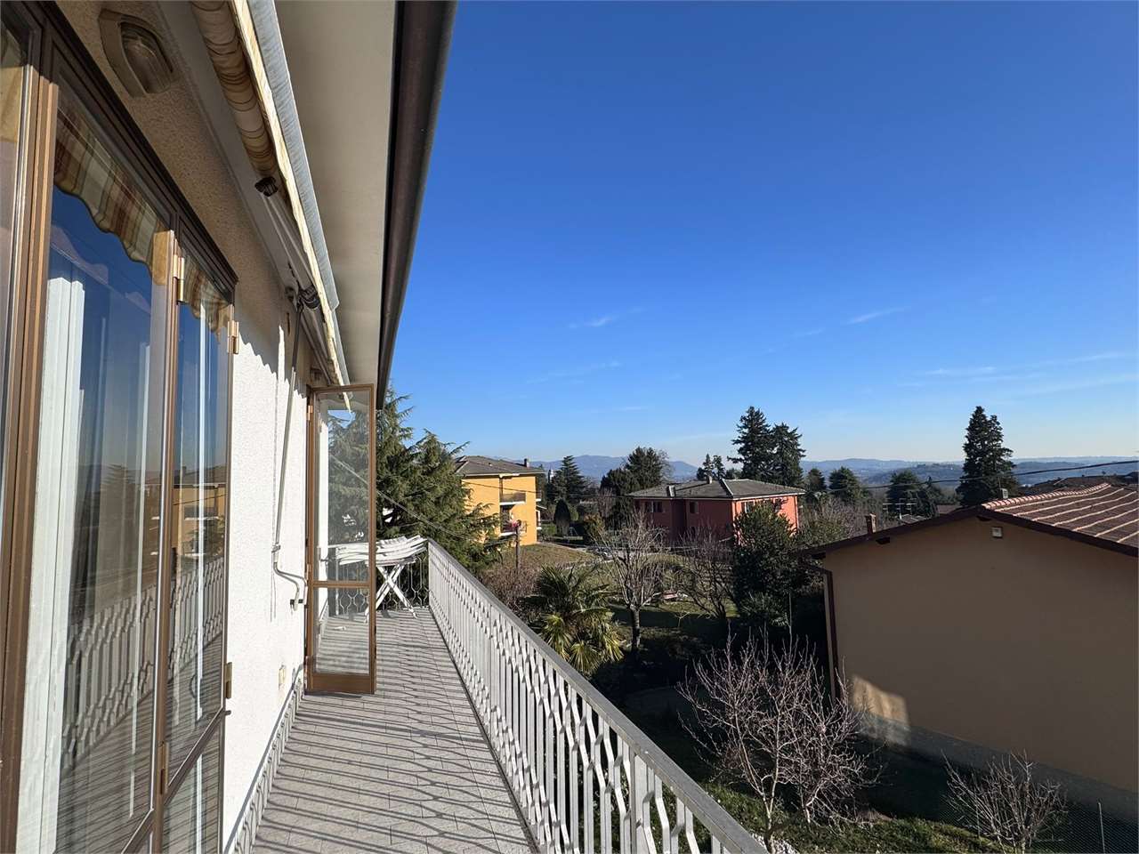 Casa indipendente in vendita a Erba (CO)