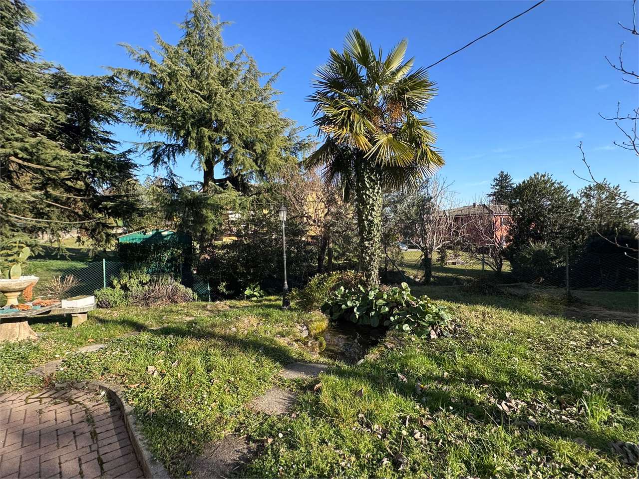 Casa indipendente in vendita a Erba (CO)