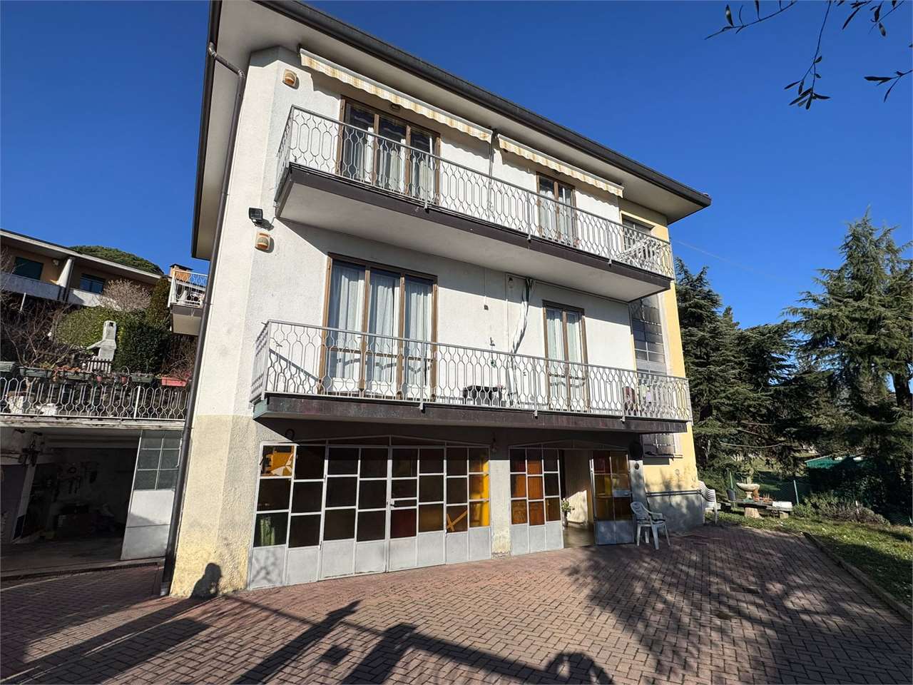 Casa indipendente in vendita a Erba (CO)