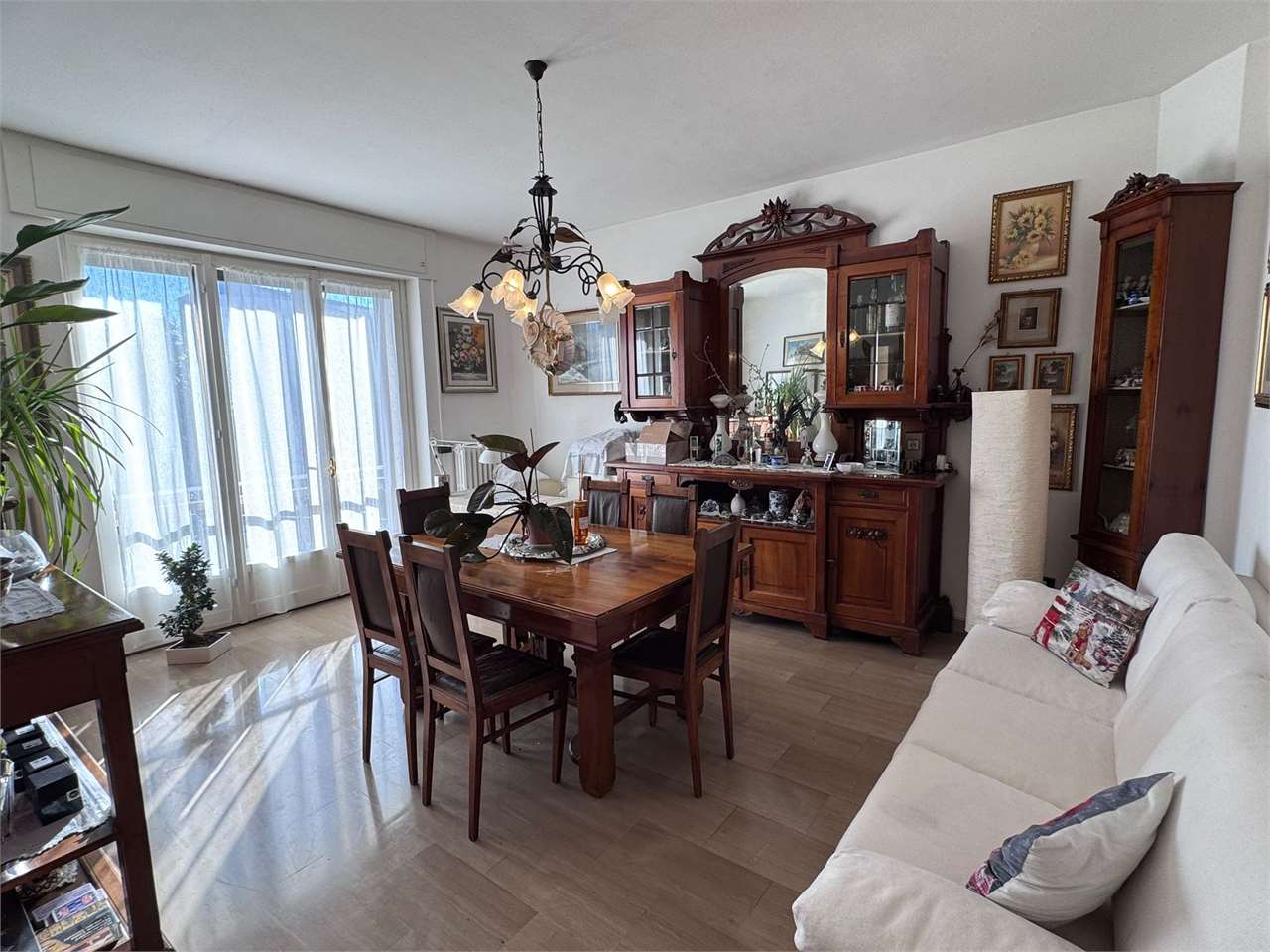 Casa indipendente in vendita a Erba (CO)