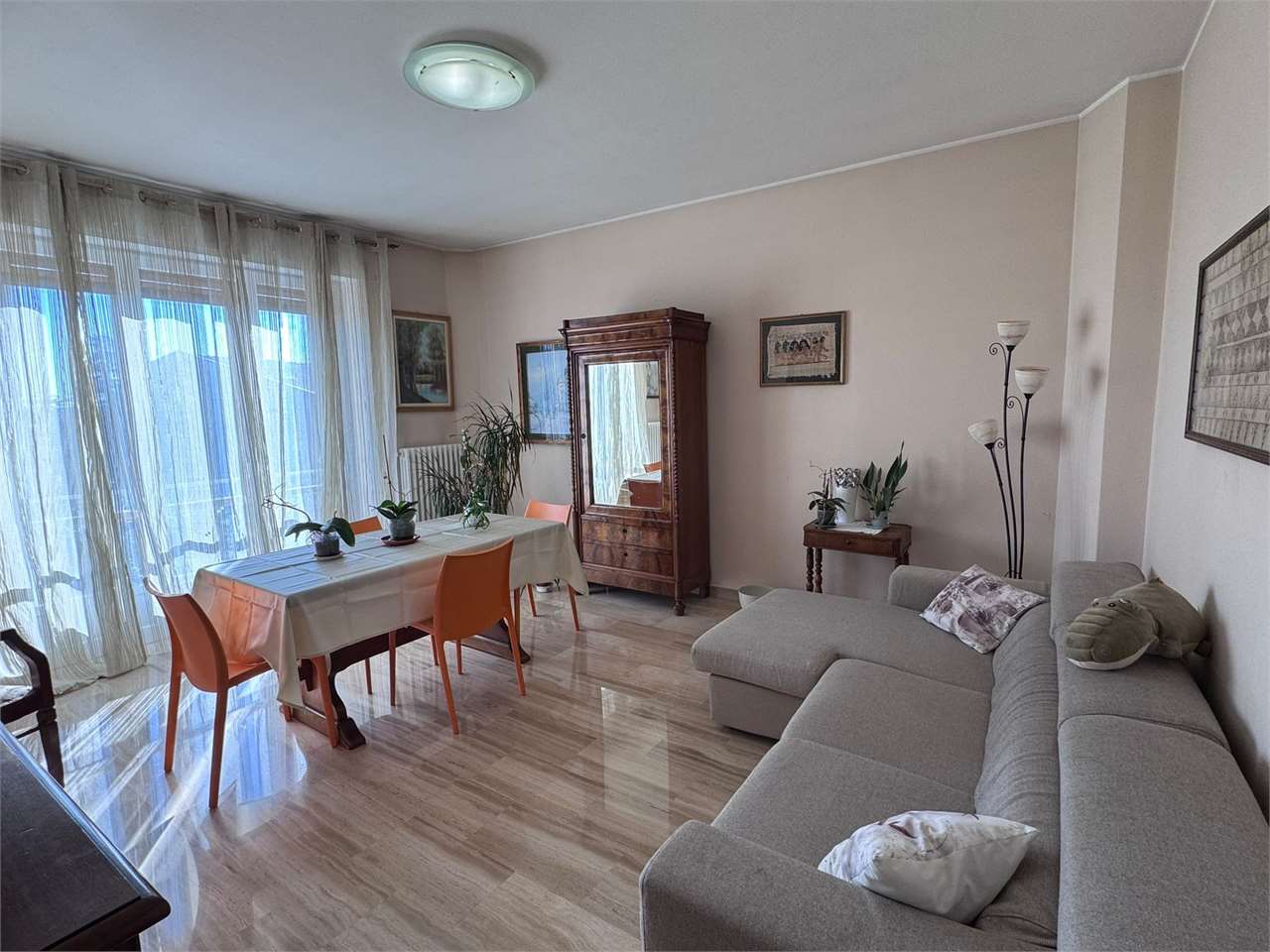 Casa indipendente in vendita a Erba (CO)