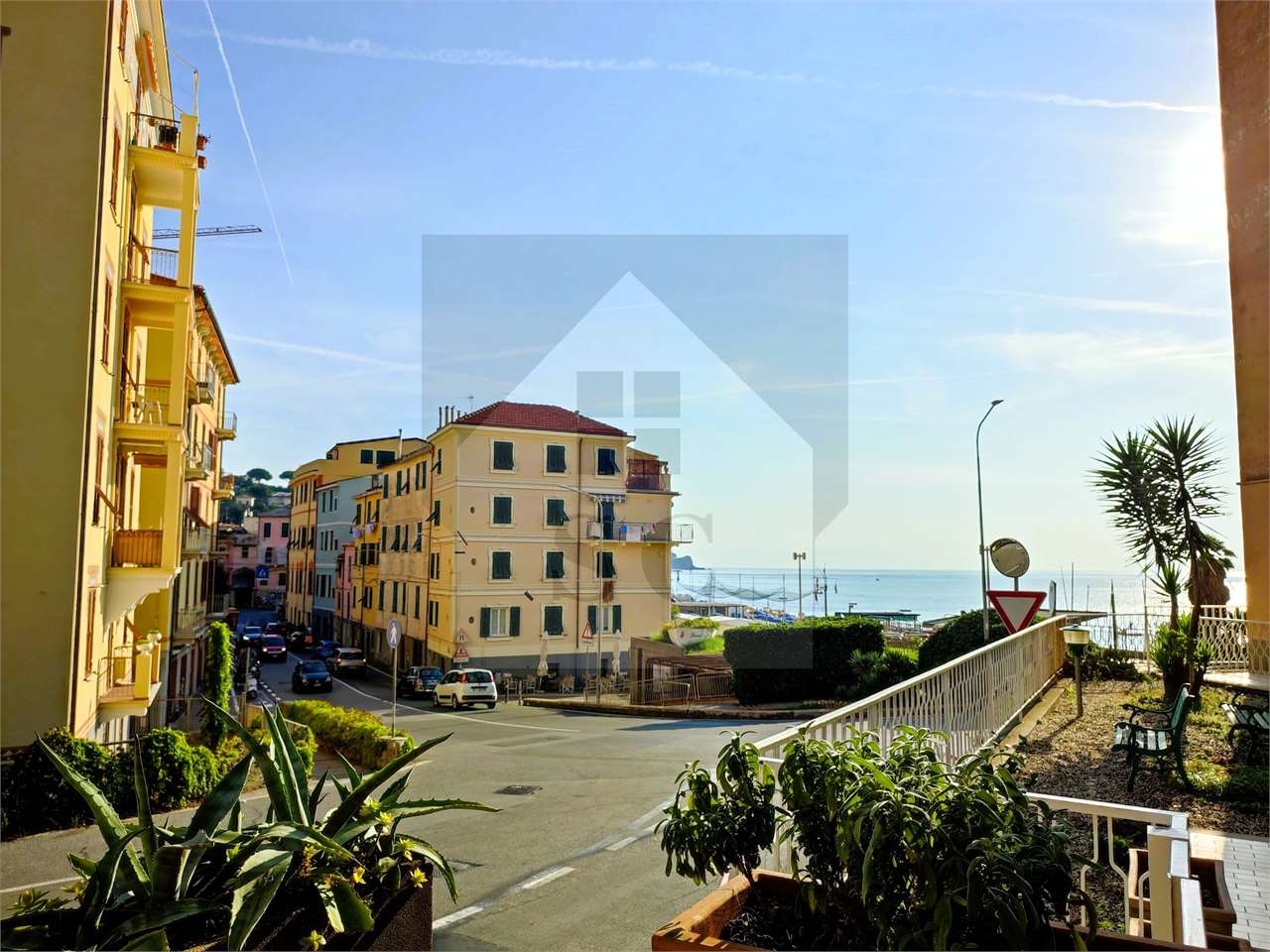 TERRAZZINO VISTA MARE, A POCHI PASSI DALLE SPIAGGE