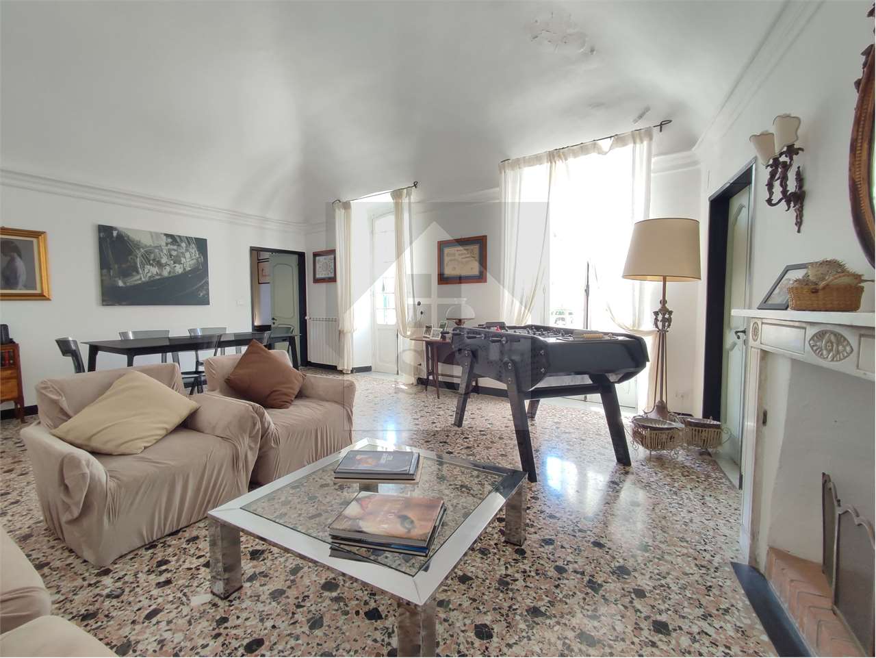 SPAZIOSA SOLUZIONE NEL CENTRO STORICO DEL PAESE