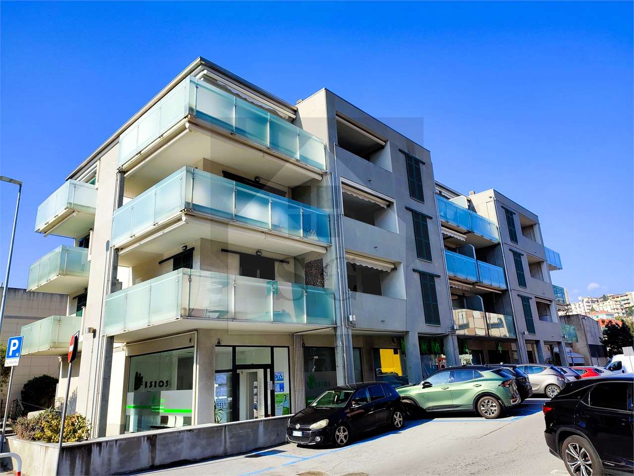 RECENTE COSTRUZIONE, IN CENTRO PAESE