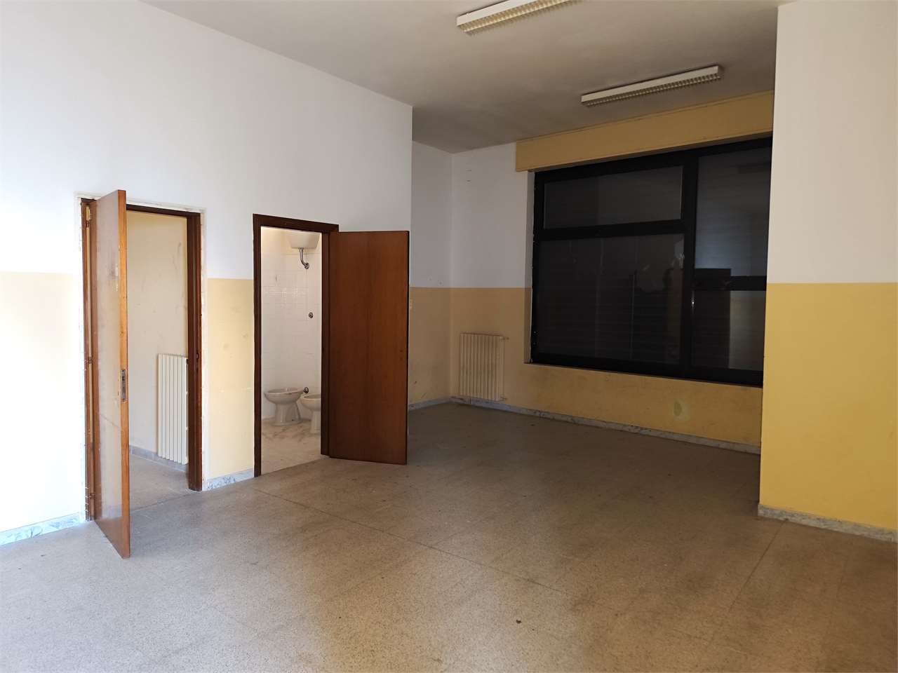 Ufficio in vendita a Acquaviva Delle Fonti (BA)