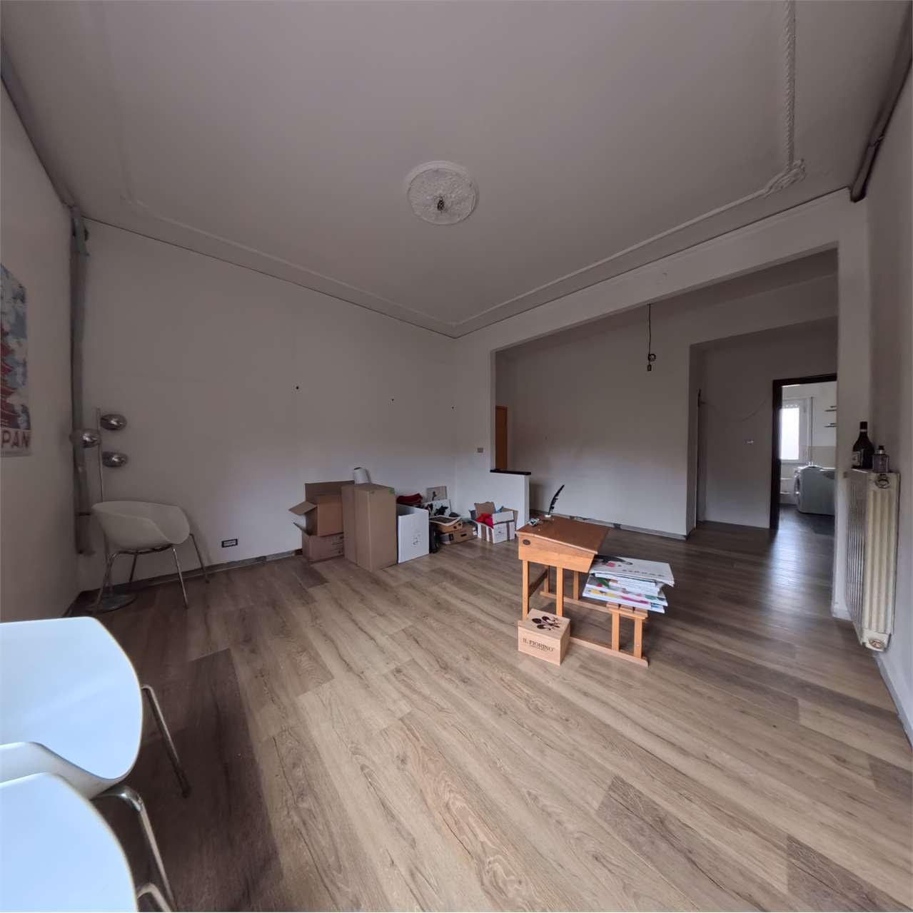 4 VANI IN PICCOLA PALAZZINA DI UN SOLO PIANO