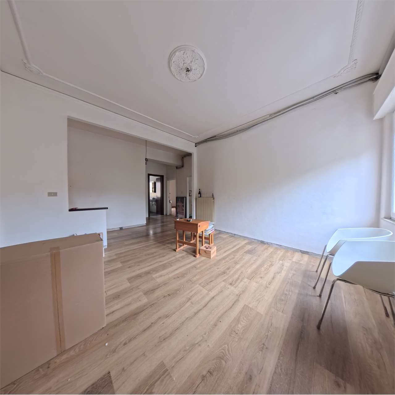 4 VANI IN PICCOLA PALAZZINA DI UN SOLO PIANO