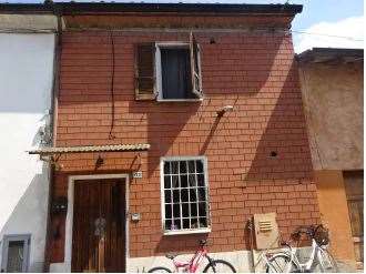 Casa indipendente in vendita a Monticelli D'ongina (PC)