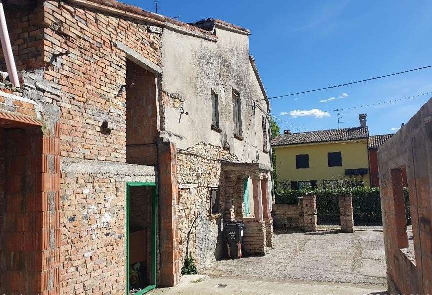 Casa indipendente in vendita a Castell'arquato (PC)