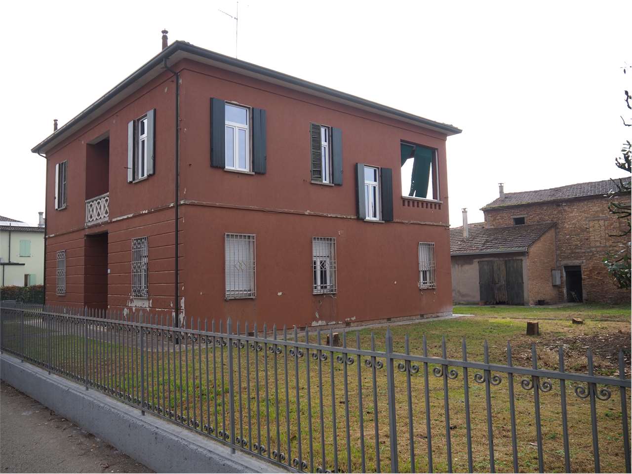 Casa indipendente in vendita a Lugo (RA)