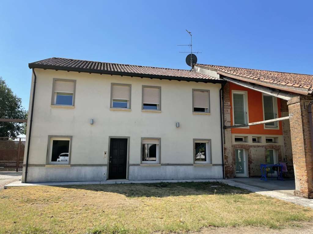 Villa in vendita a Erbè (VR)