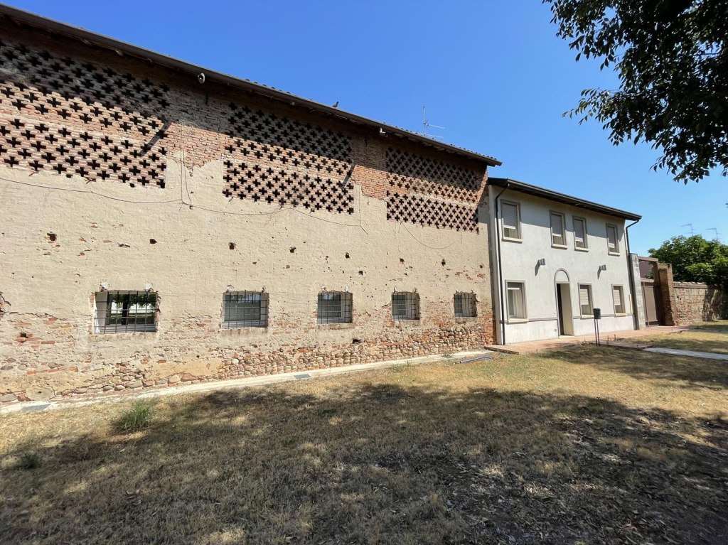 Villa in vendita a Erbè (VR)