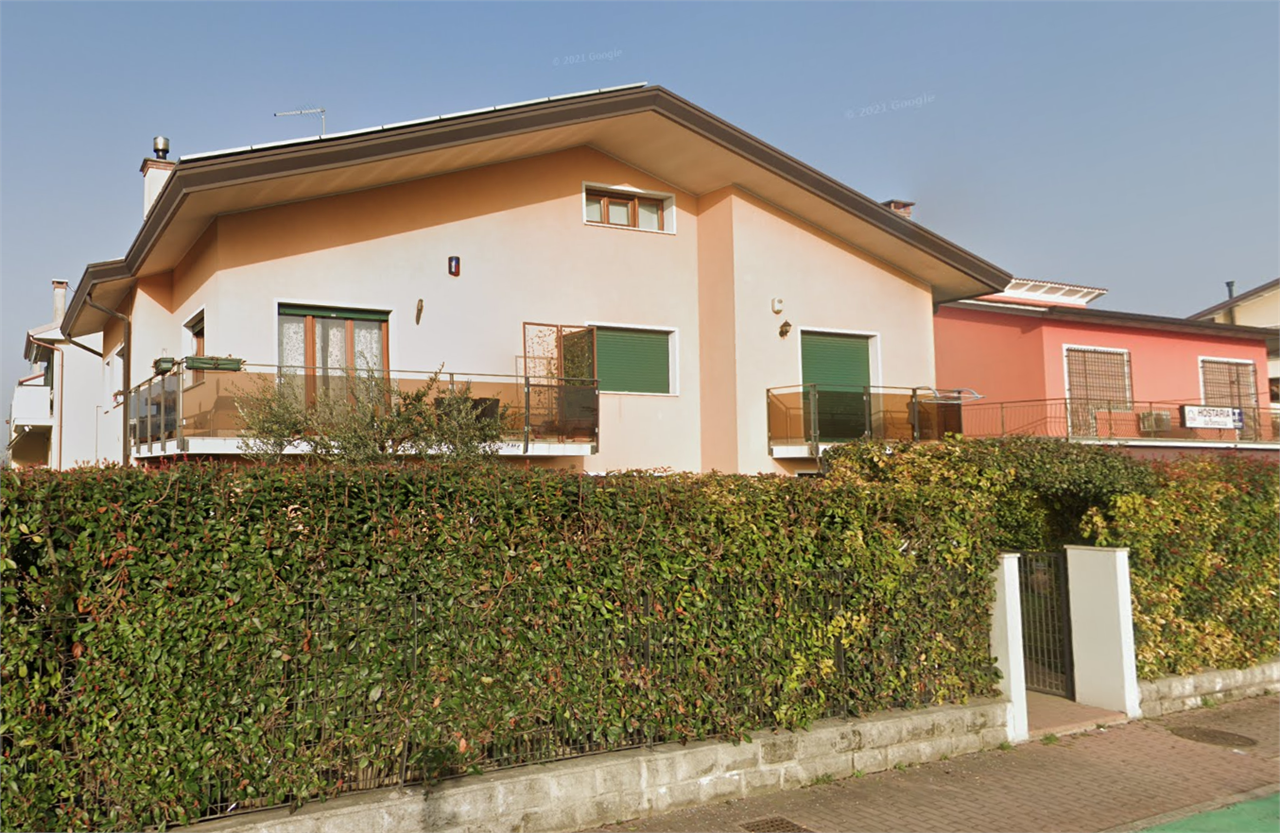 BA613/24 - PORZIONE DI VILLA  A SALZANO (VE)