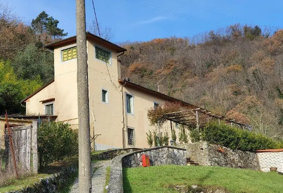 T564/24 - Porzione di casa situata a Vernio (PO)