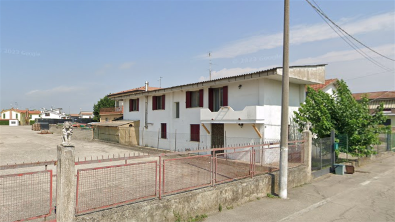 BA1342/24 - Casa a Lusia(RO)