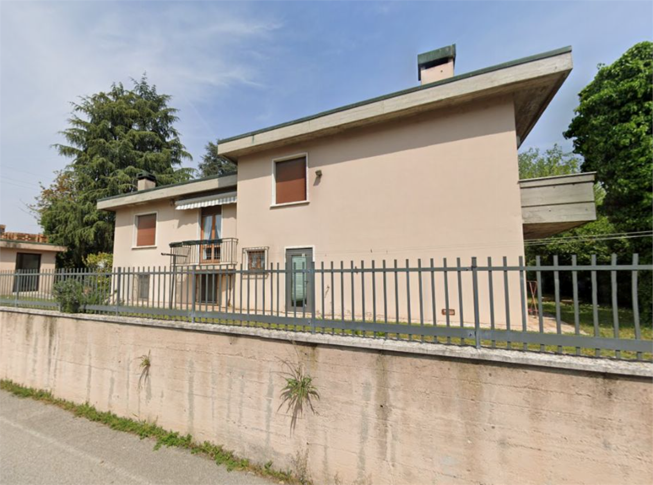 P942/25 - Villa a Oppeano (VR)