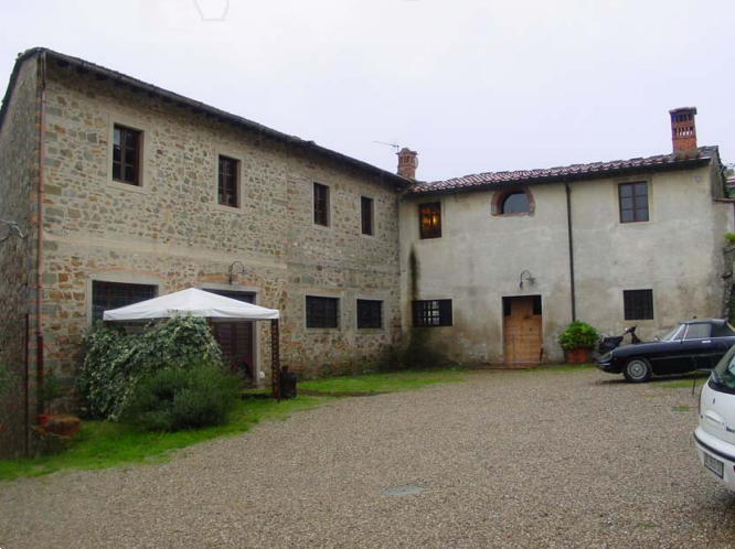 E1111/25 - Complesso immobiliare a Greve in Chianti (FI)
