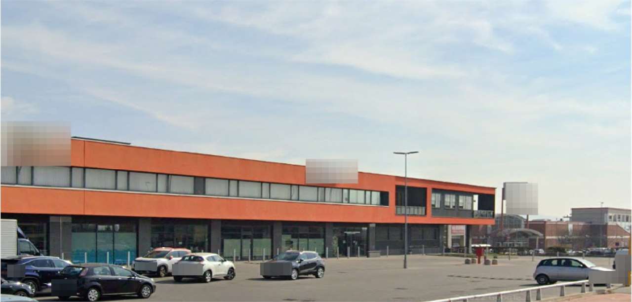 E2431/25 - Locale commerciale a Caselle Torinese (TO) 