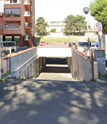 P2667/25 - Garage a Roma (RM)
