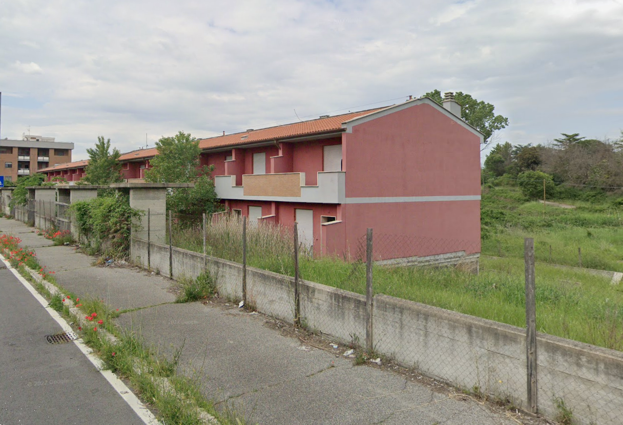 P2825/25 - Villa a Roma (RM)