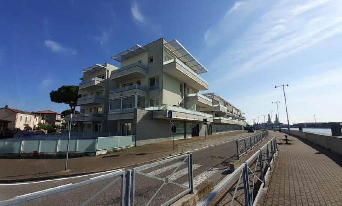 BL1202/25 - Negozio a Ravenna (RA)