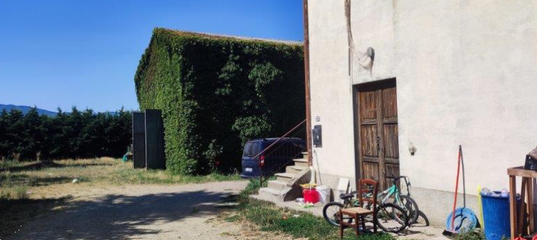 U2004/25 - Complesso immobiliare a Vicchio (FI) 