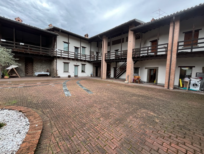 E21/26 - Appartamento a Madone (BG) 