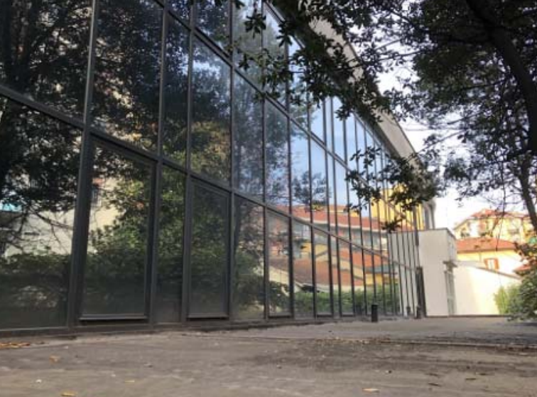 K211/26 - Laboratorio a Milano (MI)