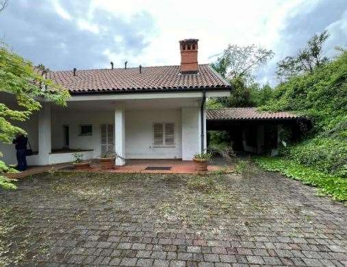 U463/26 - Complesso immobiliare a Moncalieri (TO)