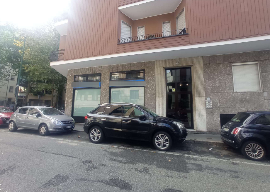 E1385/26 - Negozio a Sesto San Giovanni (MI) 