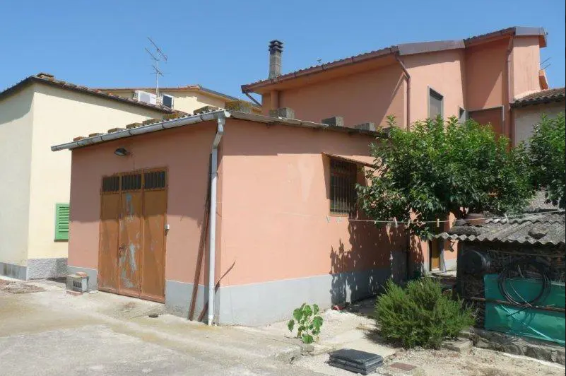 LOZ430/26 - Magazzino a Fucecchio (FI)