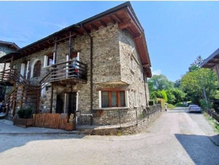 E2114/26 - Appartamento a Colico (LC) 