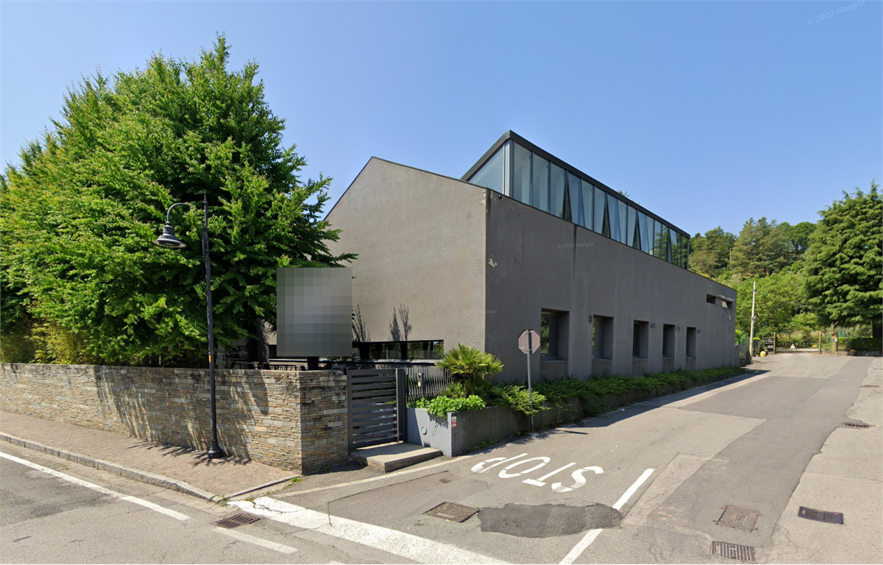 E2116/26 - Negozio a Viganò (LC)