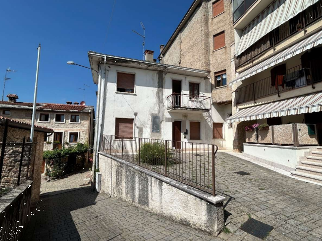 E2387/26 - Appartamento a Cerro Veronese (VR)