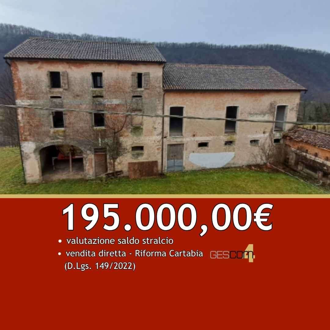 E3566/26 - Compendio immobiliare a Follina (TV)