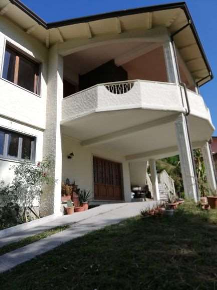 Casa indipendente in vendita a Fossola, Carrara (MS)