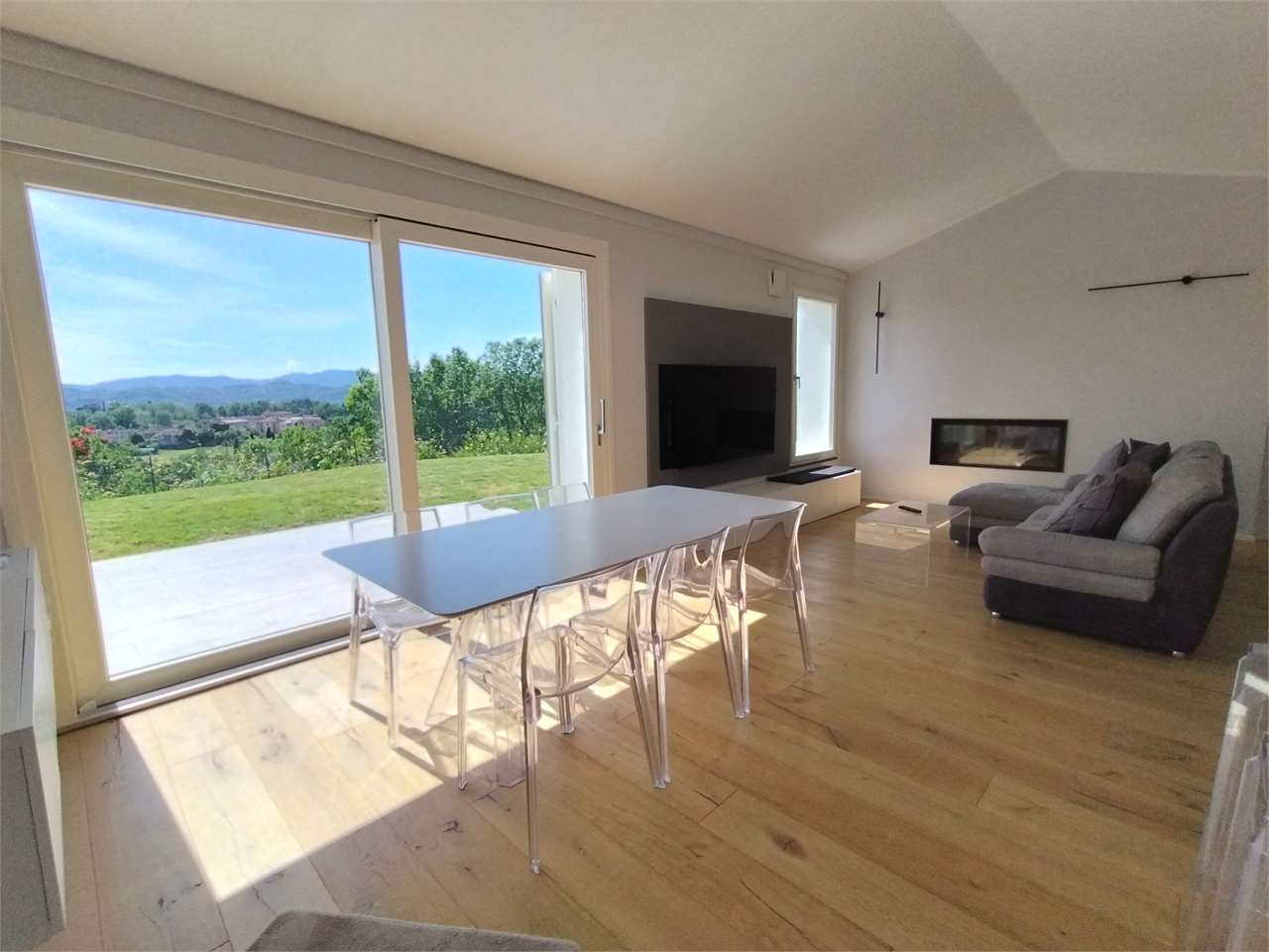 Villa in vendita a Sarzana (SP)