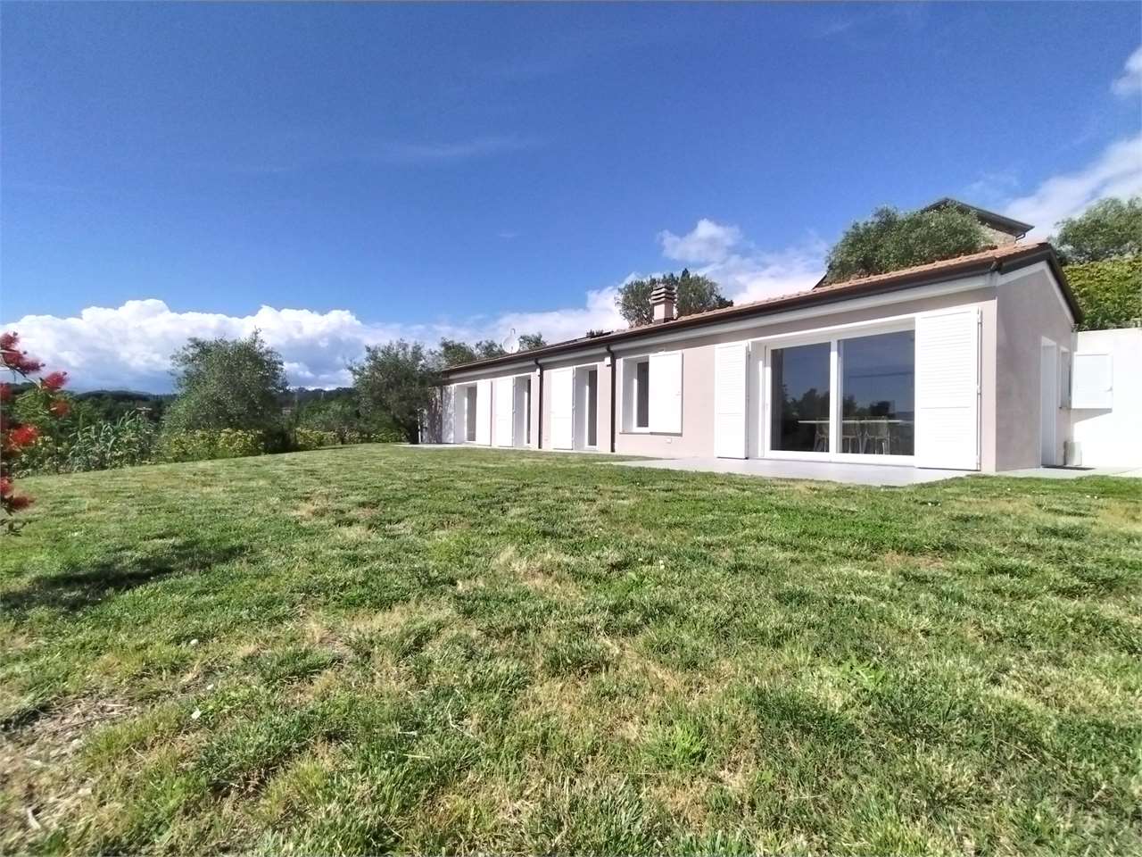 Villa in vendita a Sarzana (SP)