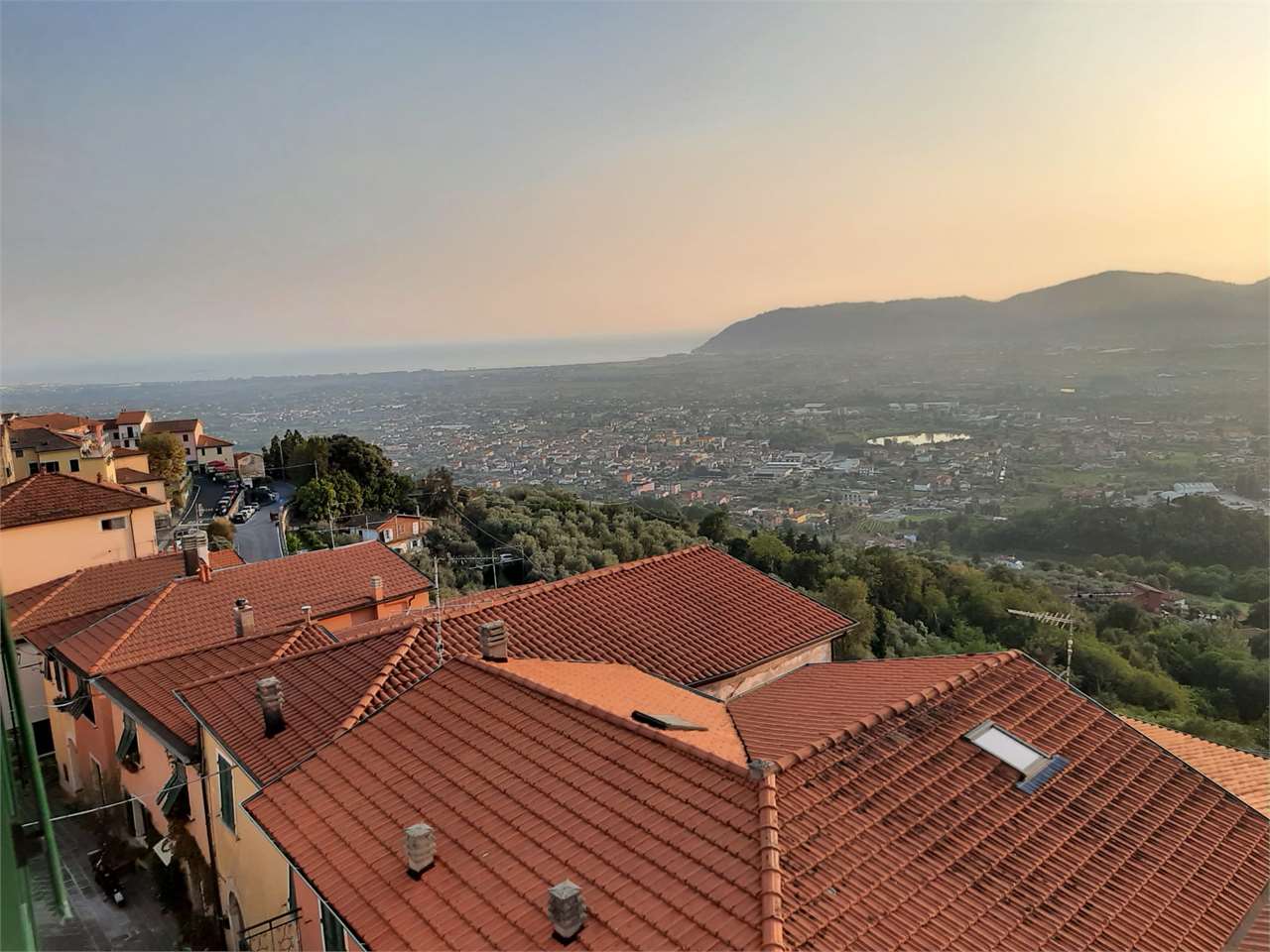 Castelnuovo Magra Affitto 4 o più locali
