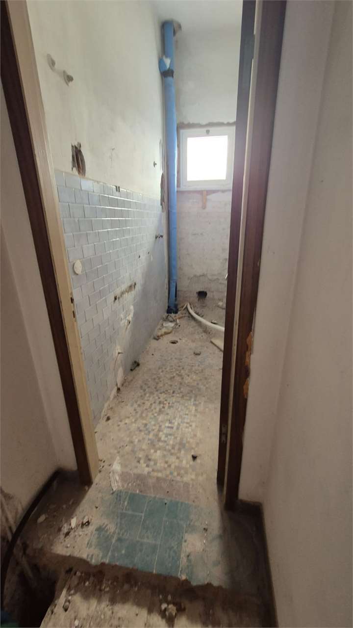 Ortonovo Vendita Magazzino