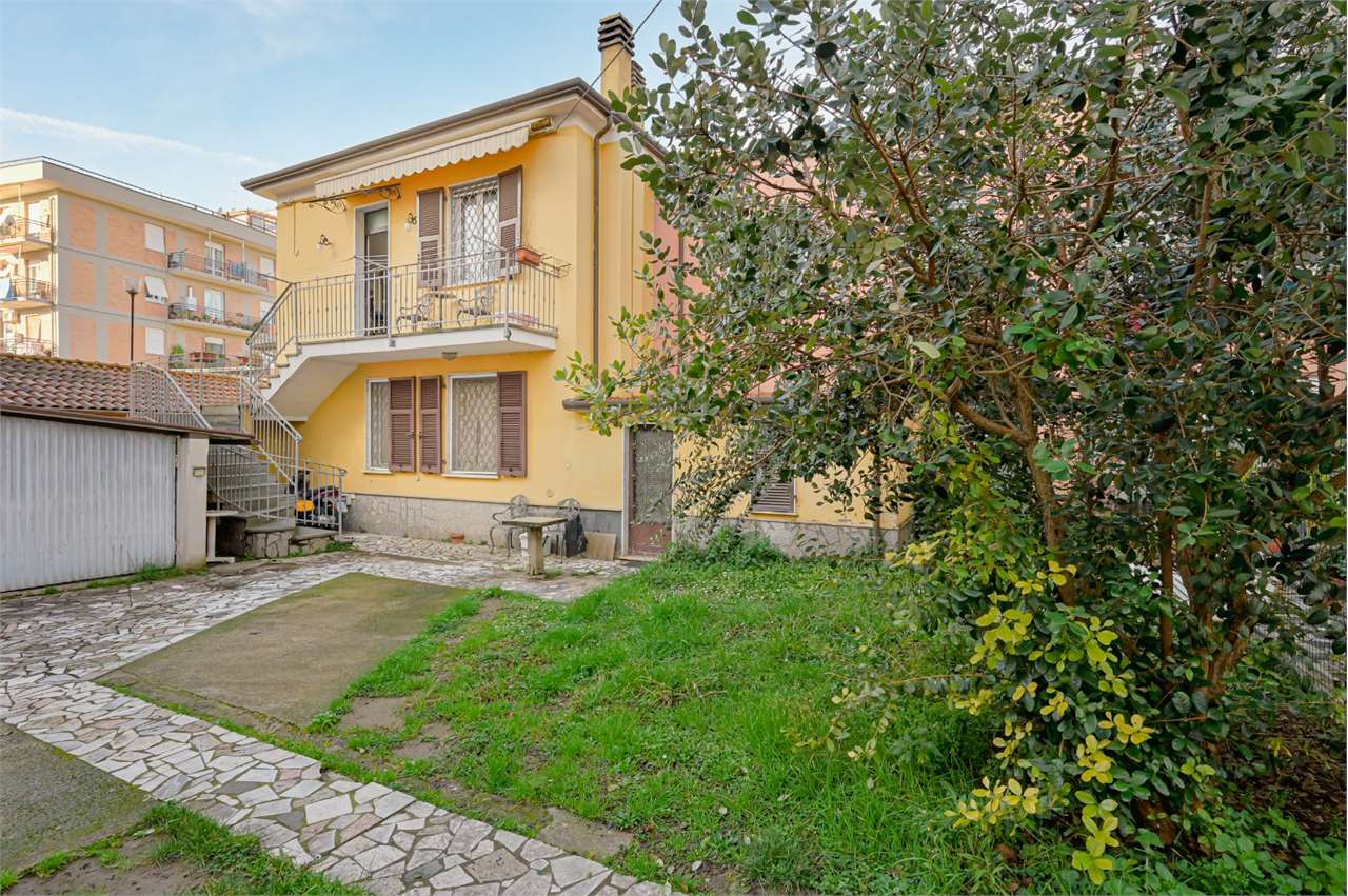 VENDITE Rustico e Casa a Sarzana – foto 1