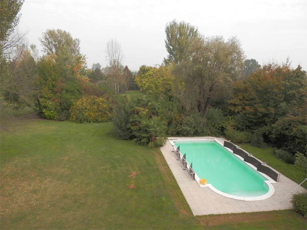 Villa con parco e piscina
