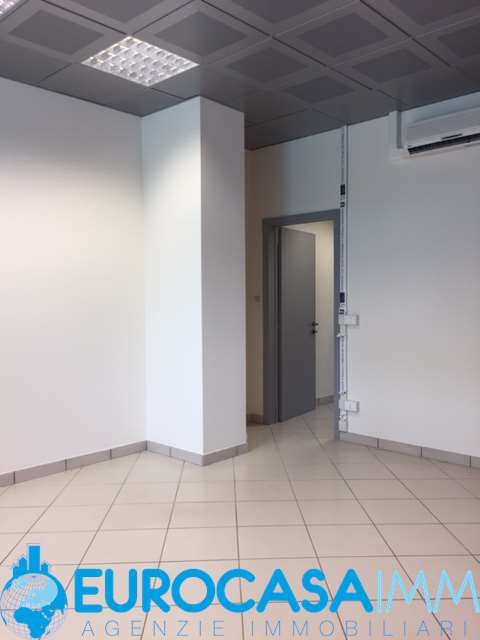 Ufficio in affitto a Rovereto, Novi Di Modena (MO)