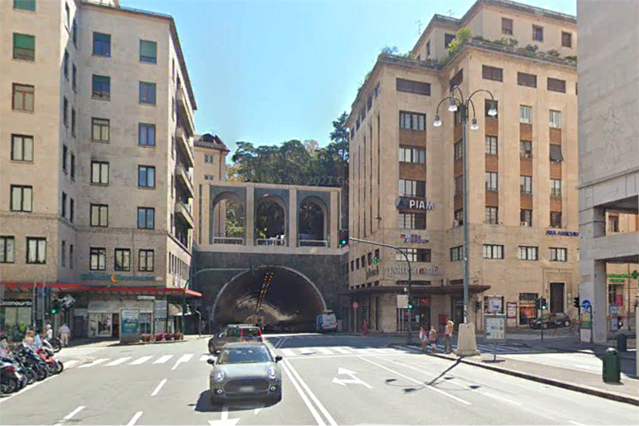 Negozio in affitto a Centro, Genova (GE)