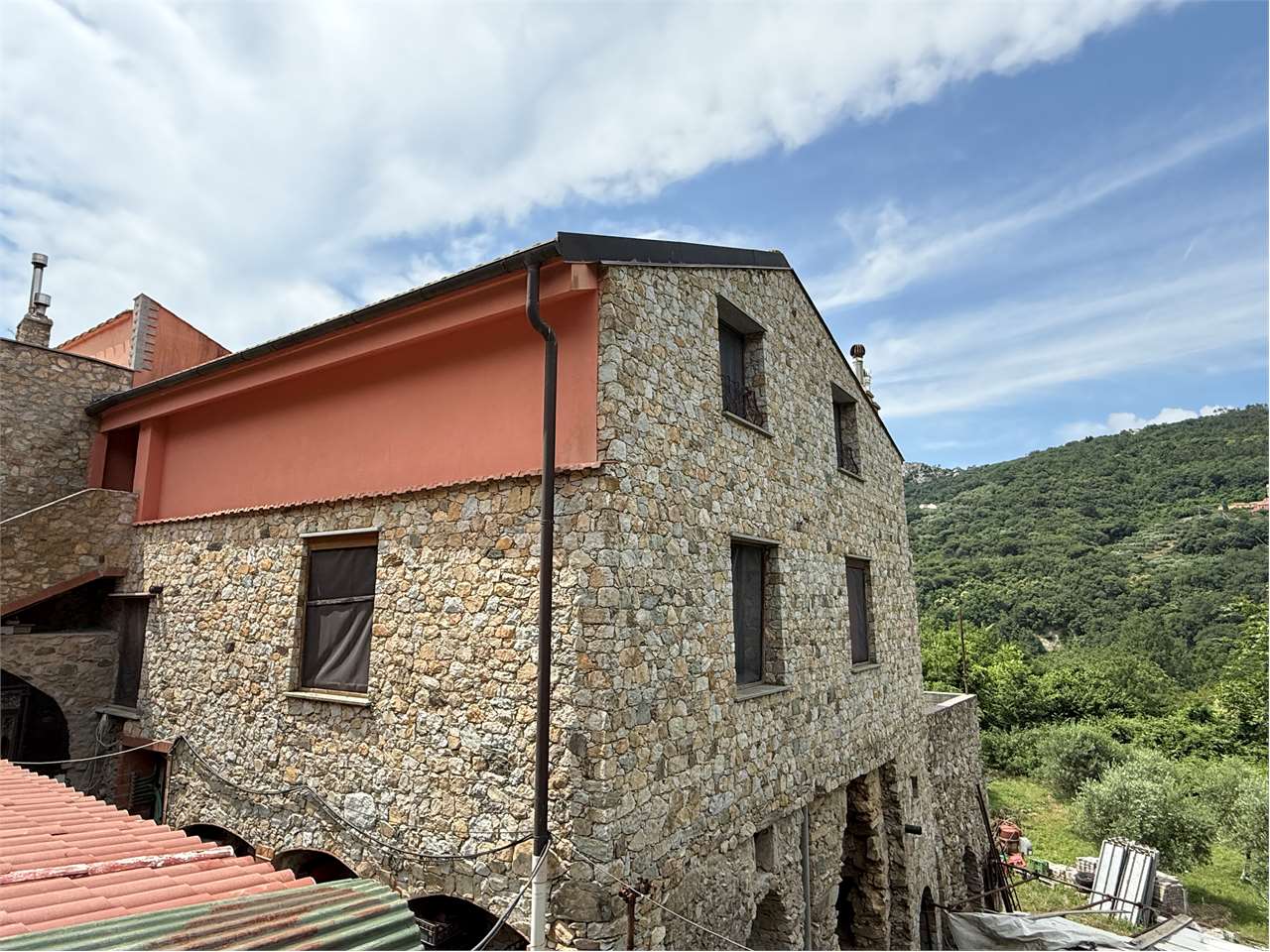 Vezzi Portio Vendita Stabile / Palazzo